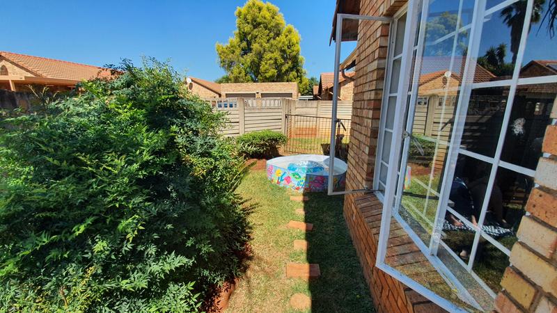 2 Bedroom Property for Sale in Doornpoort Gauteng