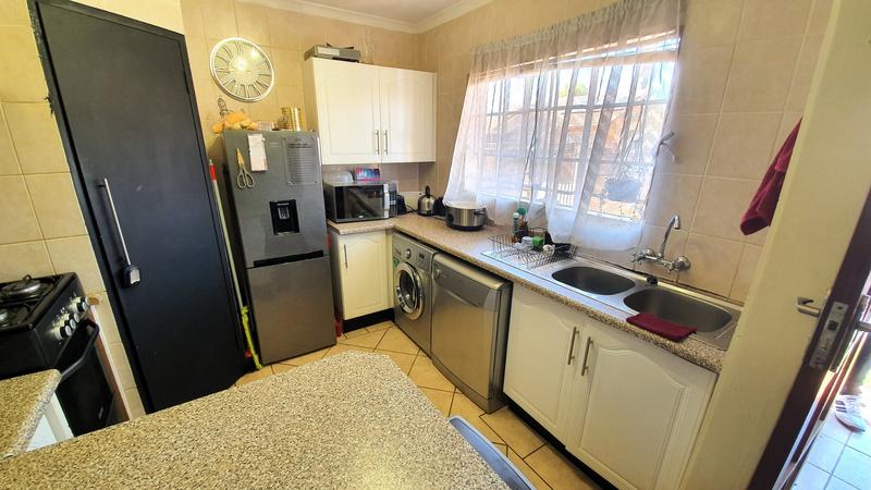 2 Bedroom Property for Sale in Doornpoort Gauteng