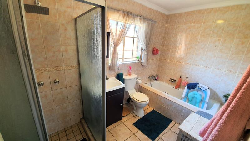2 Bedroom Property for Sale in Doornpoort Gauteng