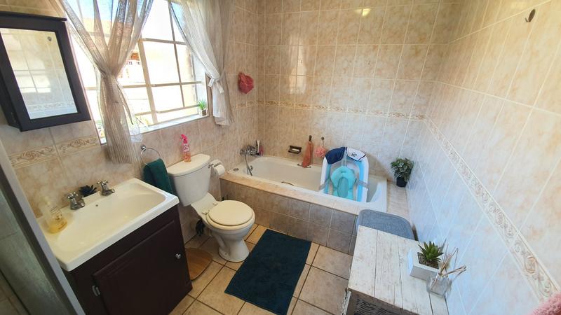 2 Bedroom Property for Sale in Doornpoort Gauteng