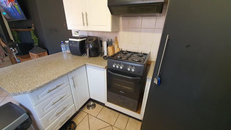 2 Bedroom Property for Sale in Doornpoort Gauteng