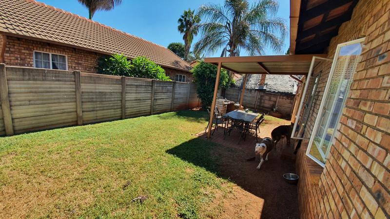 2 Bedroom Property for Sale in Doornpoort Gauteng