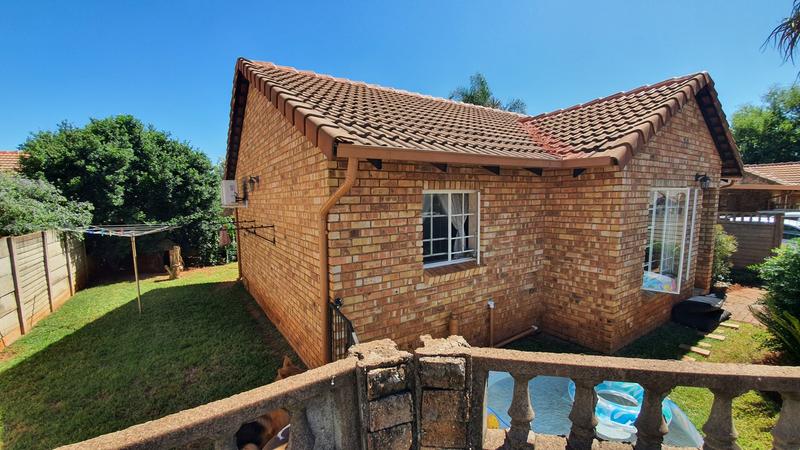2 Bedroom Property for Sale in Doornpoort Gauteng