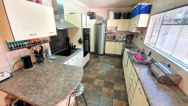 4 Bedroom Property for Sale in Magalieskruin Gauteng