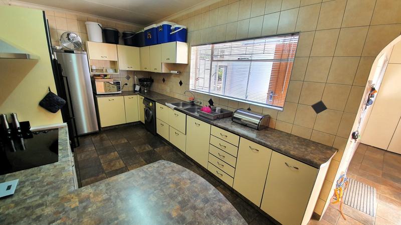 4 Bedroom Property for Sale in Magalieskruin Gauteng