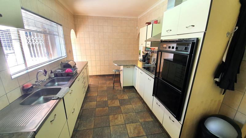 4 Bedroom Property for Sale in Magalieskruin Gauteng