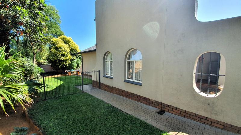 4 Bedroom Property for Sale in Magalieskruin Gauteng