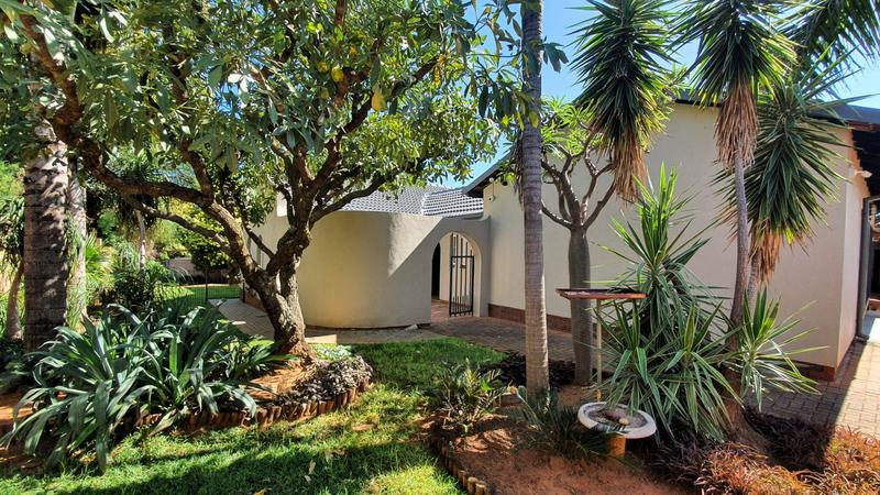 4 Bedroom Property for Sale in Magalieskruin Gauteng