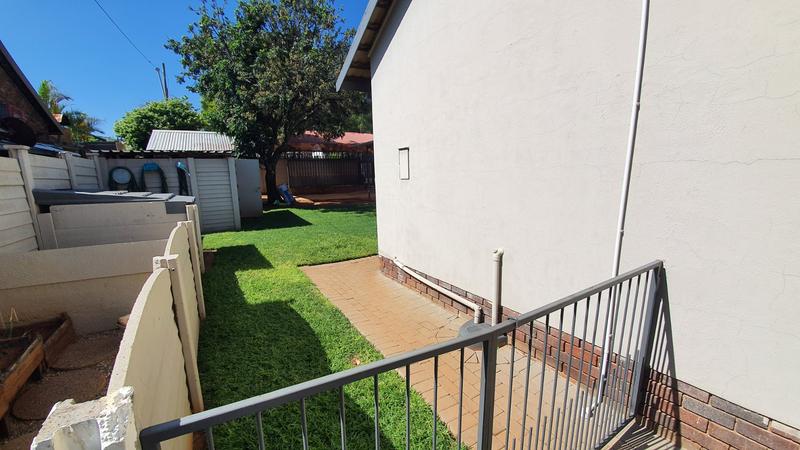 4 Bedroom Property for Sale in Magalieskruin Gauteng