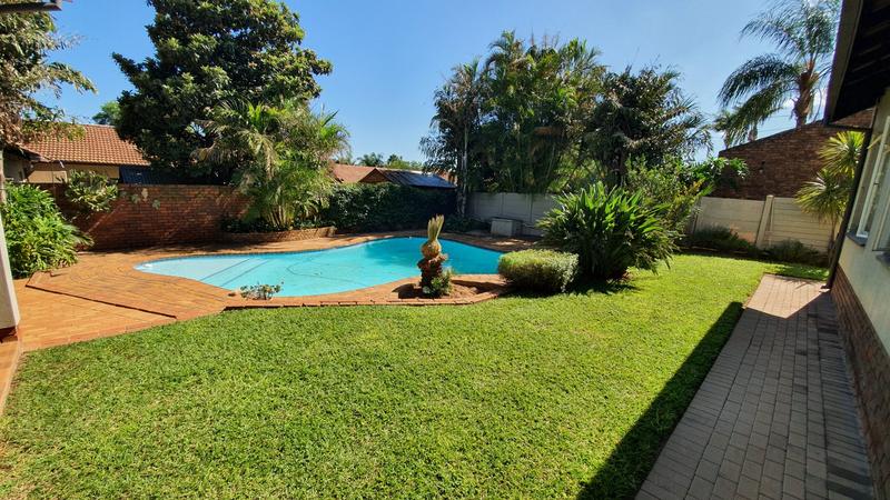 4 Bedroom Property for Sale in Magalieskruin Gauteng
