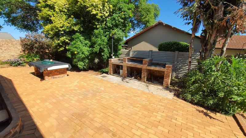 4 Bedroom Property for Sale in Magalieskruin Gauteng