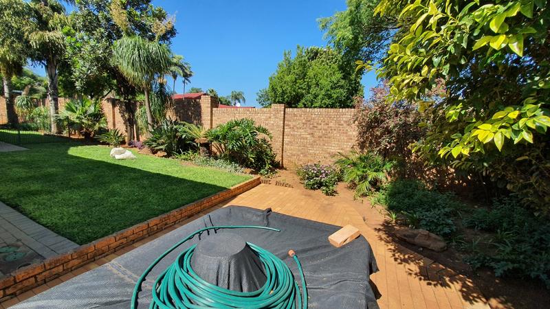 4 Bedroom Property for Sale in Magalieskruin Gauteng
