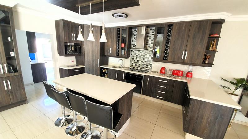 4 Bedroom Property for Sale in Magalieskruin Gauteng