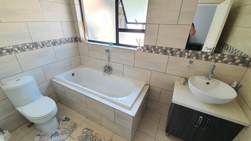 4 Bedroom Property for Sale in Magalieskruin Gauteng