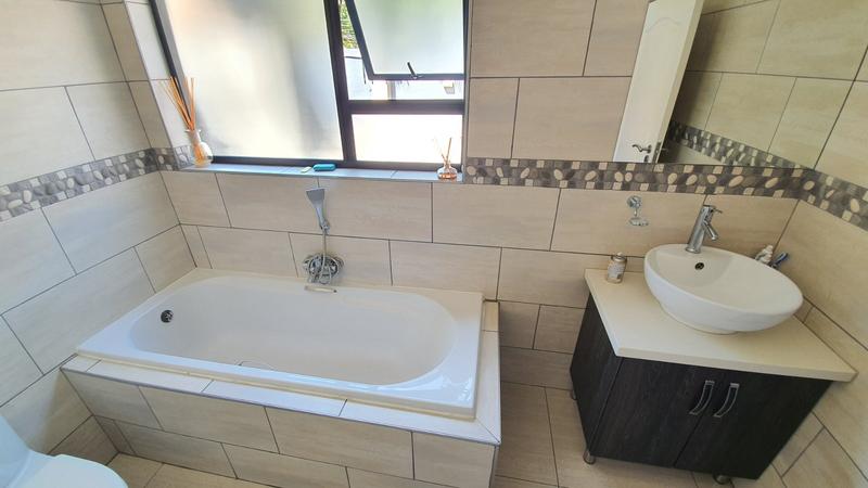 4 Bedroom Property for Sale in Magalieskruin Gauteng