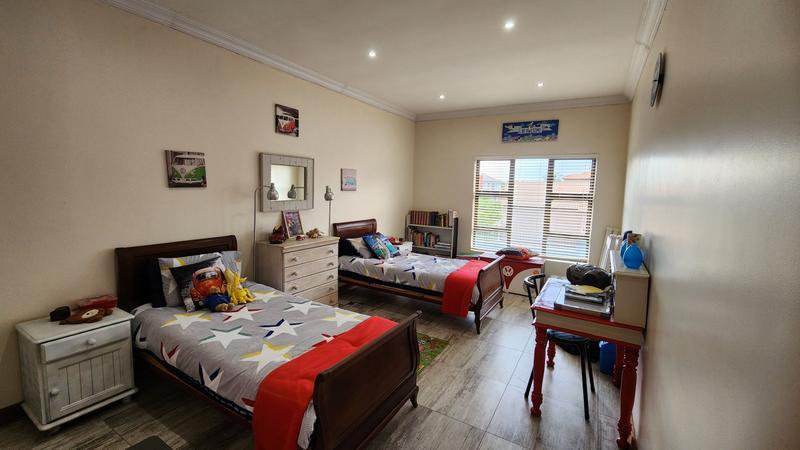 5 Bedroom Property for Sale in Theresa Park Gauteng