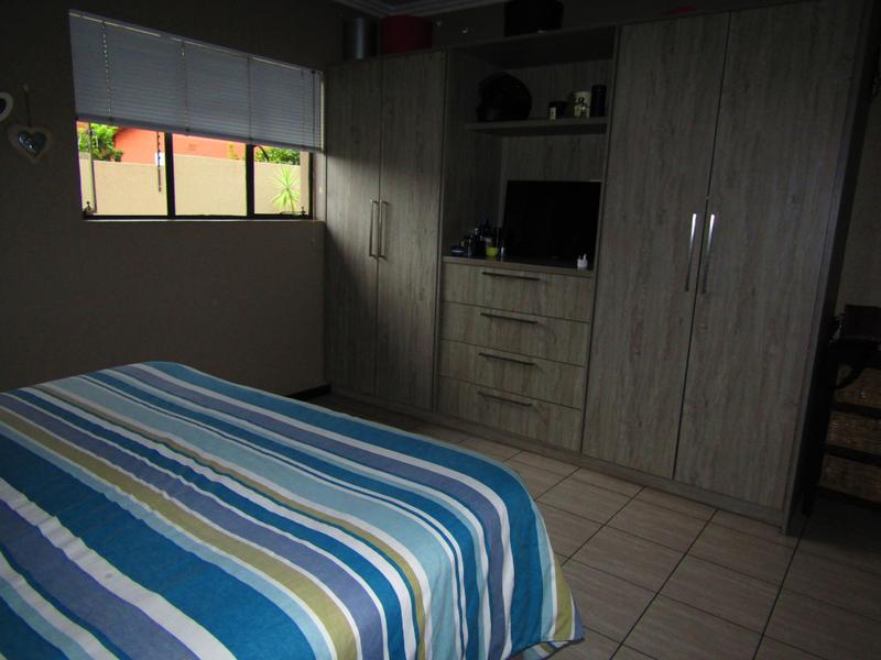 3 Bedroom Property for Sale in Edenvale Central Gauteng