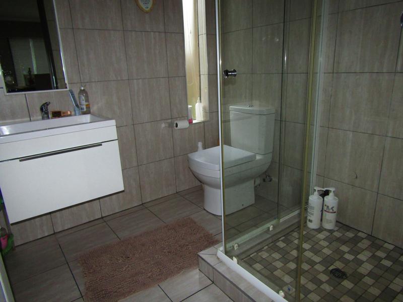 3 Bedroom Property for Sale in Edenvale Central Gauteng