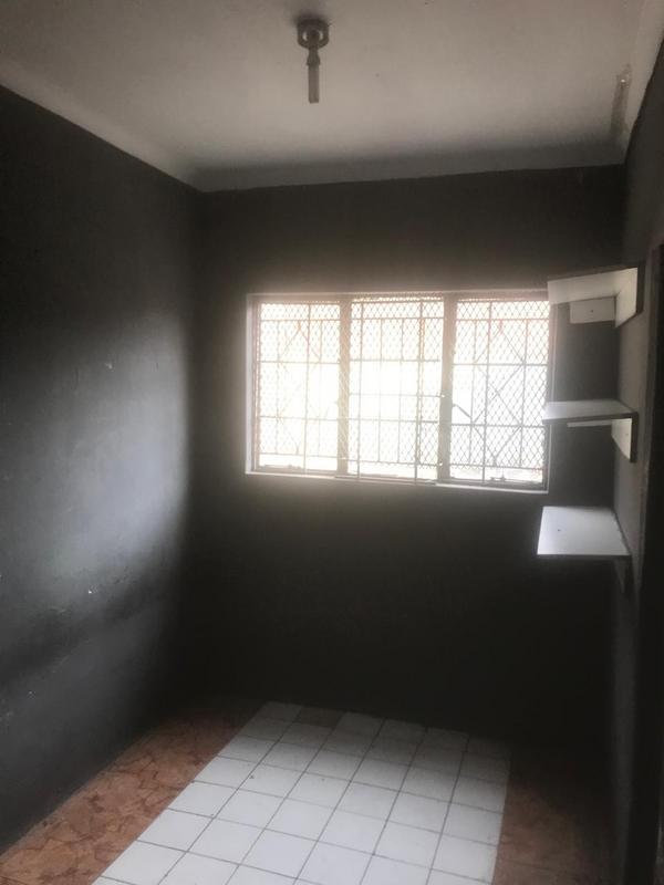 1 Bedroom Property for Sale in Kensington Gauteng