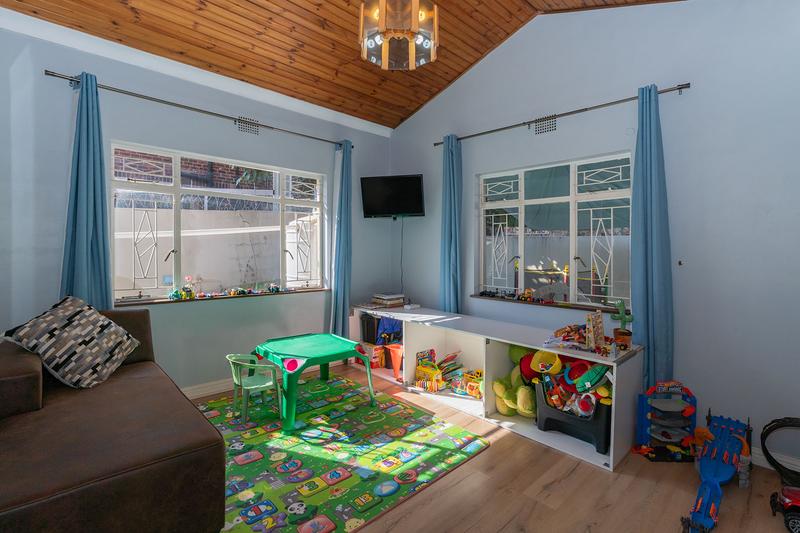 4 Bedroom Property for Sale in Sunnyridge Gauteng