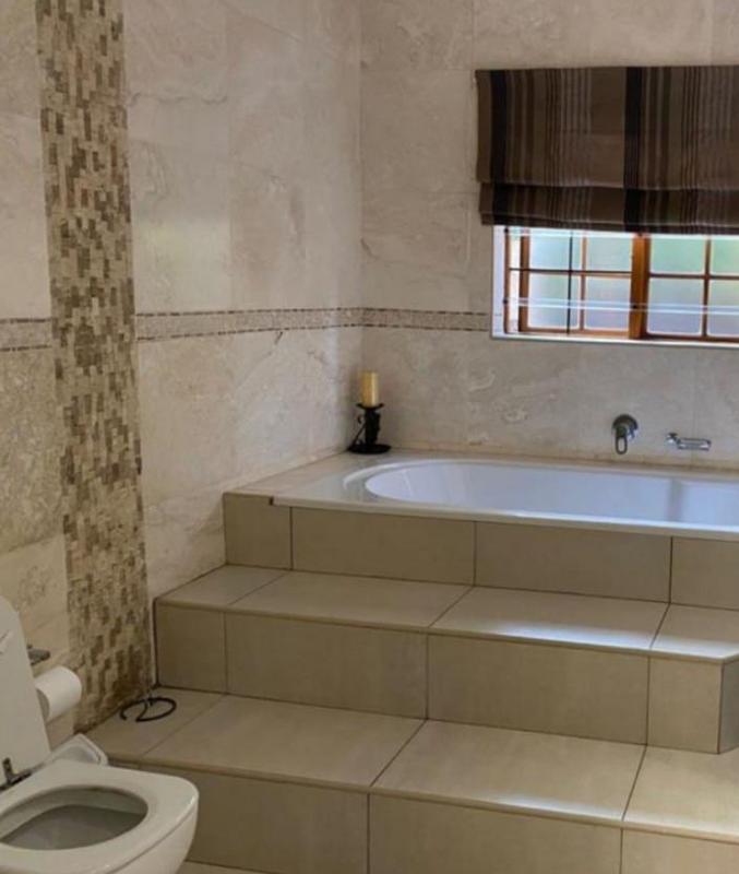 5 Bedroom Property for Sale in Observatory Gauteng