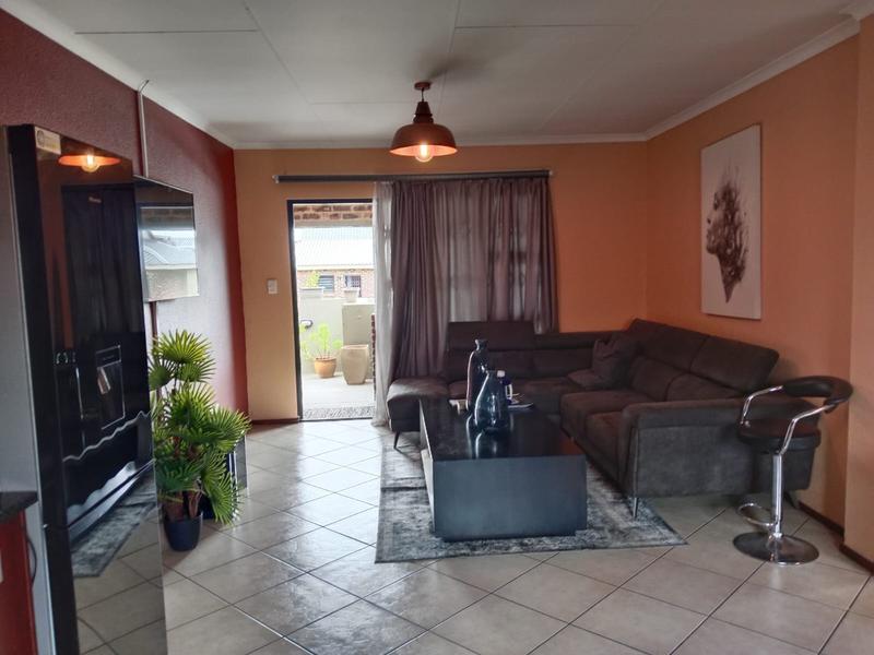 2 Bedroom Property for Sale in Albertsdal Gauteng