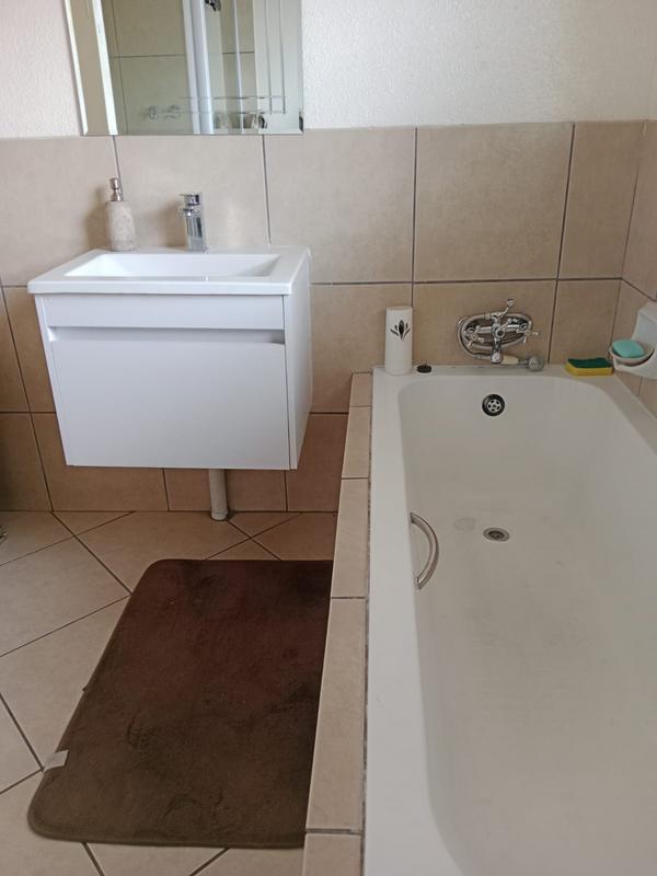 2 Bedroom Property for Sale in Albertsdal Gauteng
