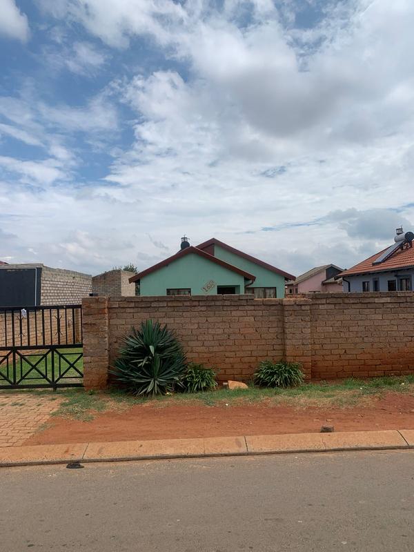 2 Bedroom Property for Sale in Dawn Park Gauteng