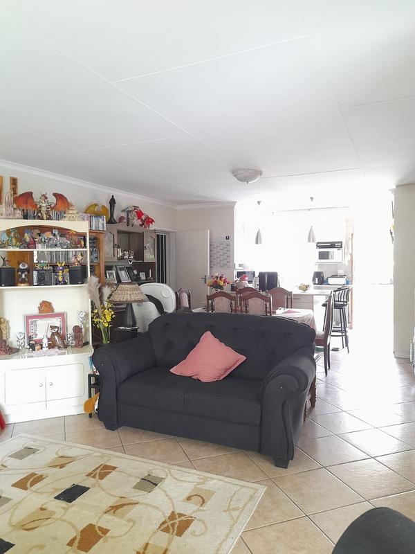 3 Bedroom Property for Sale in Honeydew Gauteng