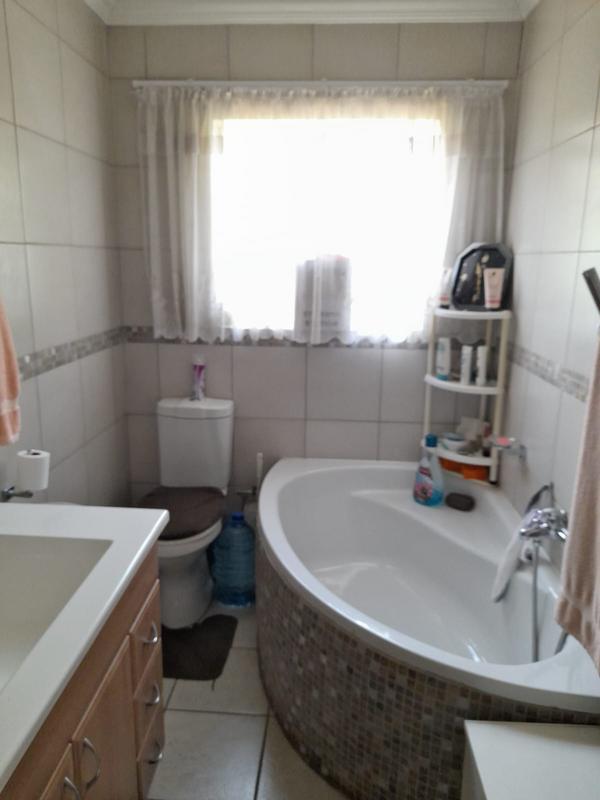 3 Bedroom Property for Sale in Honeydew Gauteng
