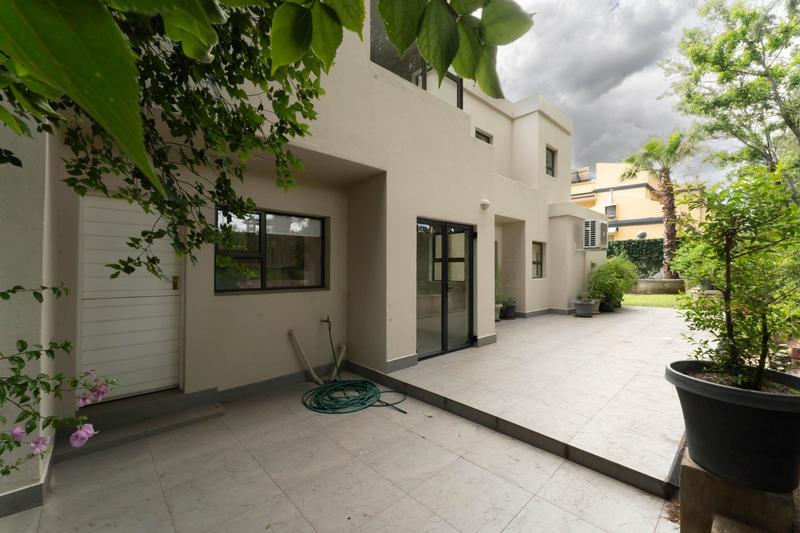 4 Bedroom Property for Sale in Dainfern Golf Estate Gauteng