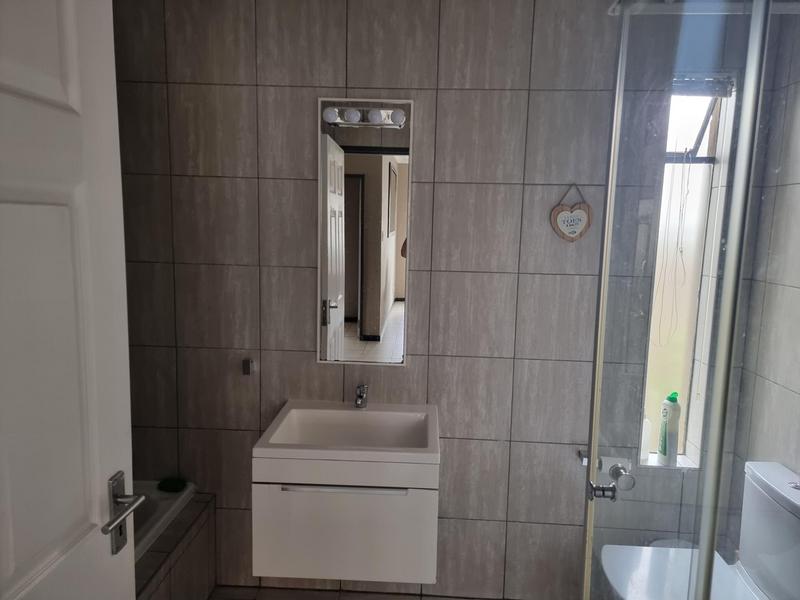 3 Bedroom Property for Sale in Edenvale Central Gauteng