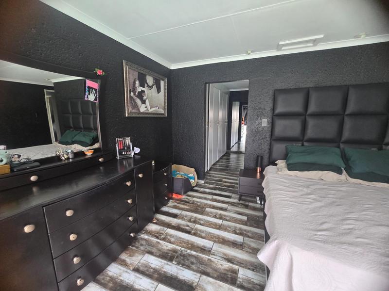 3 Bedroom Property for Sale in Sunward Park Gauteng