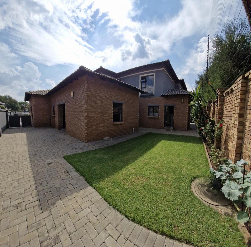 4 Bedroom Property for Sale in Sunward Park Gauteng
