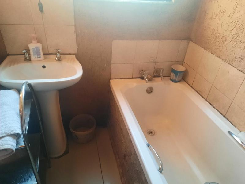 2 Bedroom Property for Sale in Lakeside Gauteng