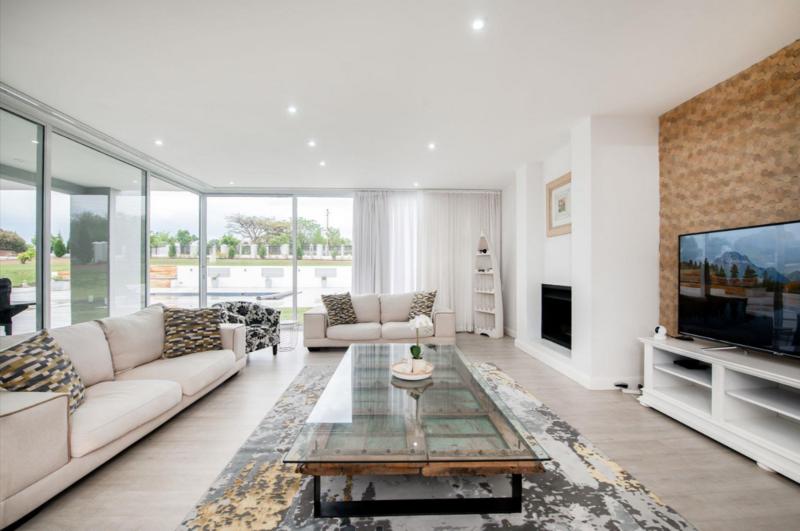 To Let 6 Bedroom Property for Rent in Saddlebrook Estate Gauteng