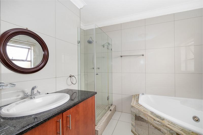 1 Bedroom Property for Sale in Dainfern Gauteng
