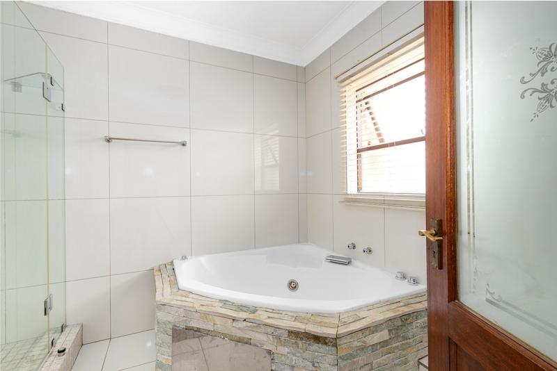 1 Bedroom Property for Sale in Dainfern Gauteng