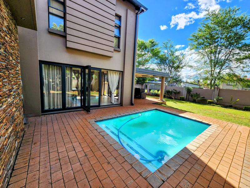 5 Bedroom Property for Sale in Zambezi Country Estate Gauteng
