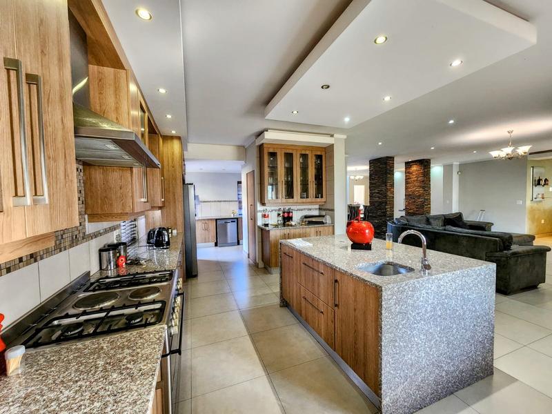 5 Bedroom Property for Sale in Zambezi Country Estate Gauteng