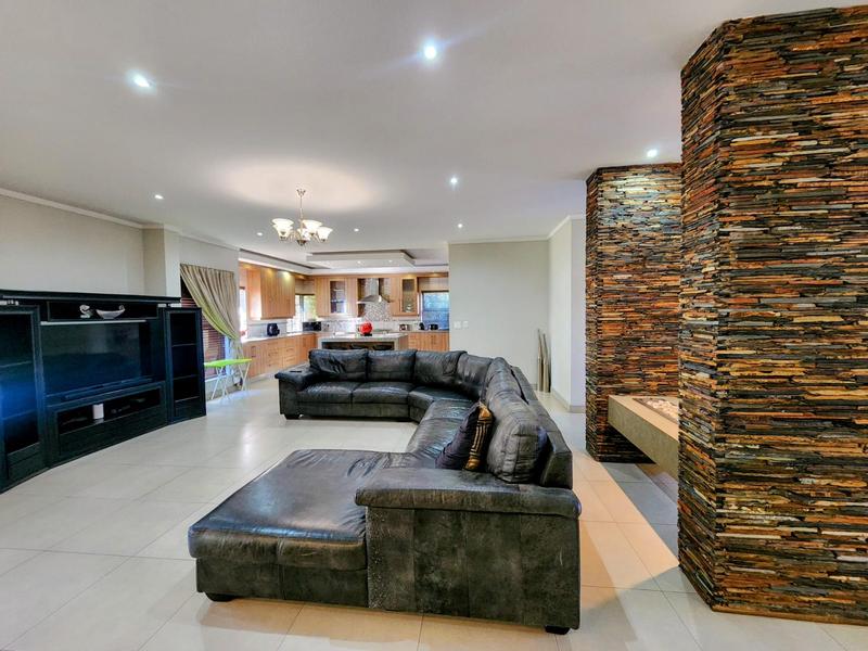 5 Bedroom Property for Sale in Zambezi Country Estate Gauteng