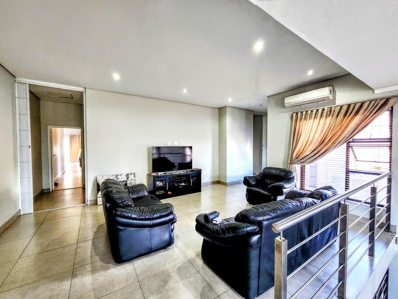 5 Bedroom Property for Sale in Zambezi Country Estate Gauteng