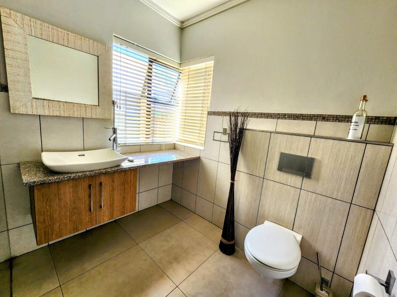5 Bedroom Property for Sale in Zambezi Country Estate Gauteng