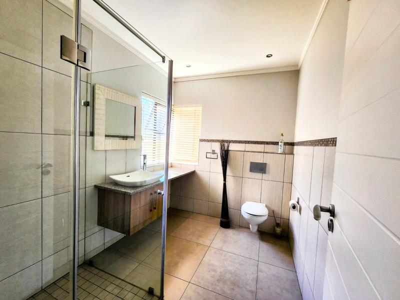 5 Bedroom Property for Sale in Zambezi Country Estate Gauteng