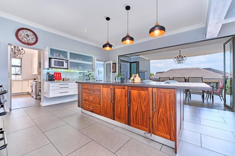 4 Bedroom Property for Sale in Featherbrooke Estate Gauteng