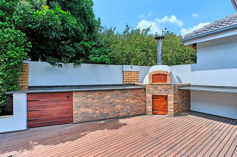 4 Bedroom Property for Sale in Featherbrooke Estate Gauteng