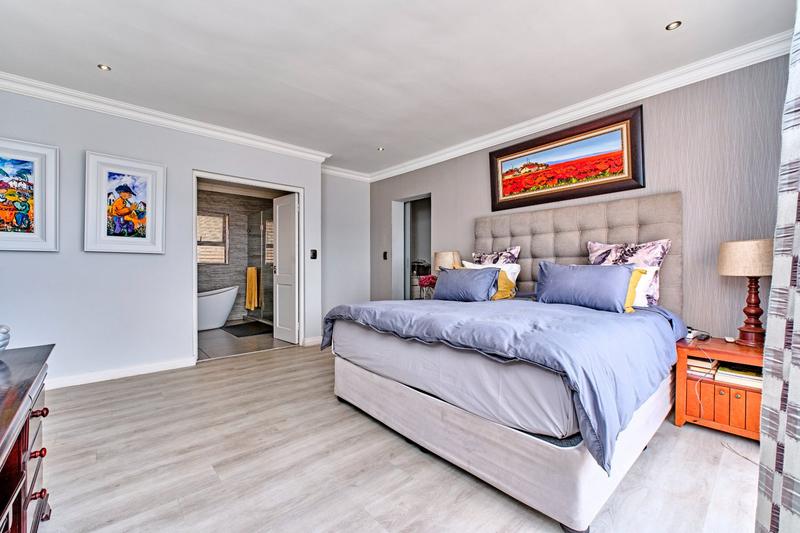 4 Bedroom Property for Sale in Featherbrooke Estate Gauteng