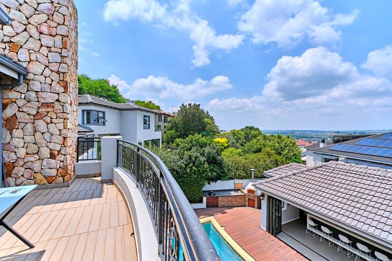 4 Bedroom Property for Sale in Featherbrooke Estate Gauteng