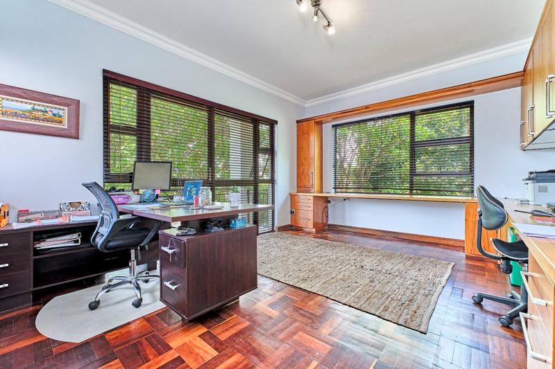 4 Bedroom Property for Sale in Featherbrooke Estate Gauteng
