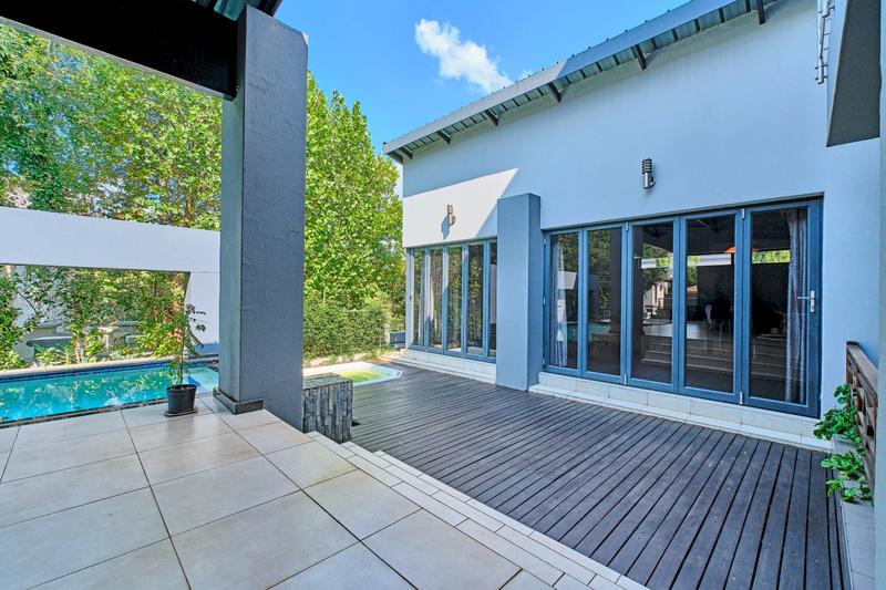 5 Bedroom Property for Sale in Featherbrooke Estate Gauteng